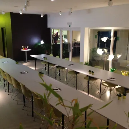Corbie Hotel 3*